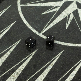 Набор кубиков из черного обсидиана 1 см (2 шт)